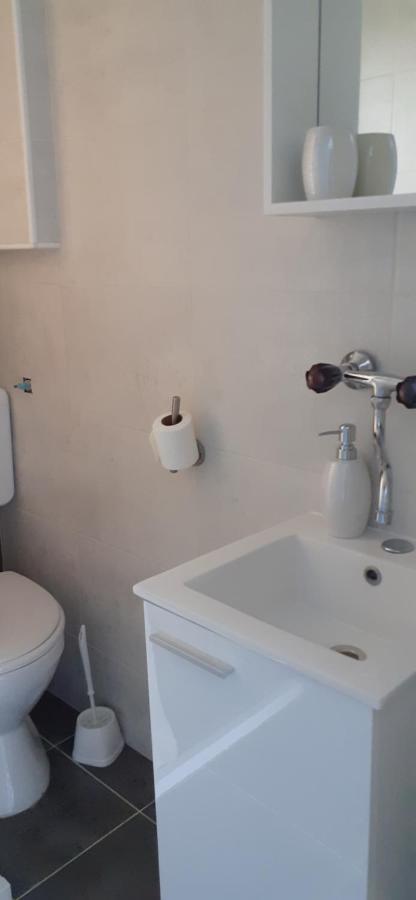 Oaza Mira Apartment Tisno Exterior photo